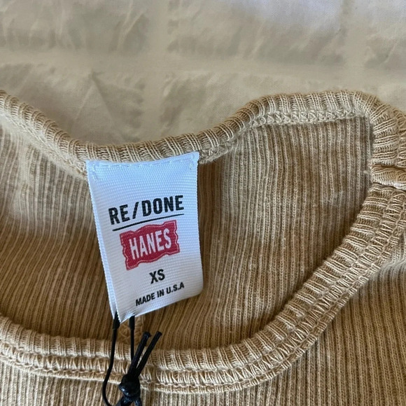 Redone X Hanes 90’s ribbed cap sleeve tee in sand - Picture 7 of 10